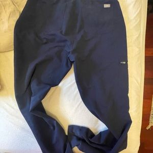FIGS navy scrubs size Medium and tall Medium for joggers